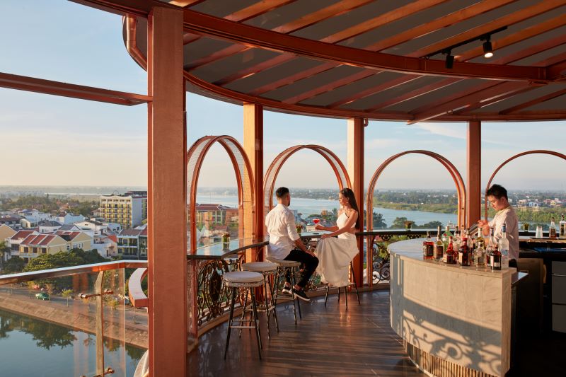 The Deck Bar - Công Ty Cổ Phần Tập Đoàn Royal Capital